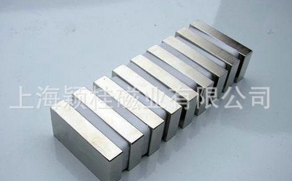 強(qiáng)力磁鐵?的吸引力，讓你我?連?，緊密相連！